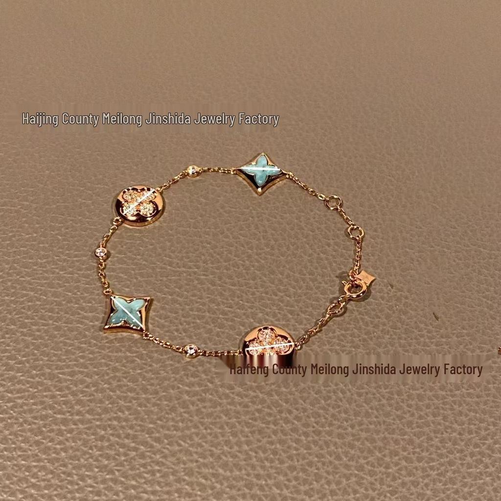 Donkey's Diamond Four-Leaf Clover Bracelet: Women's Elegant Round Five-Flower Design with White Mother-of-Pearl & Pink Shell.