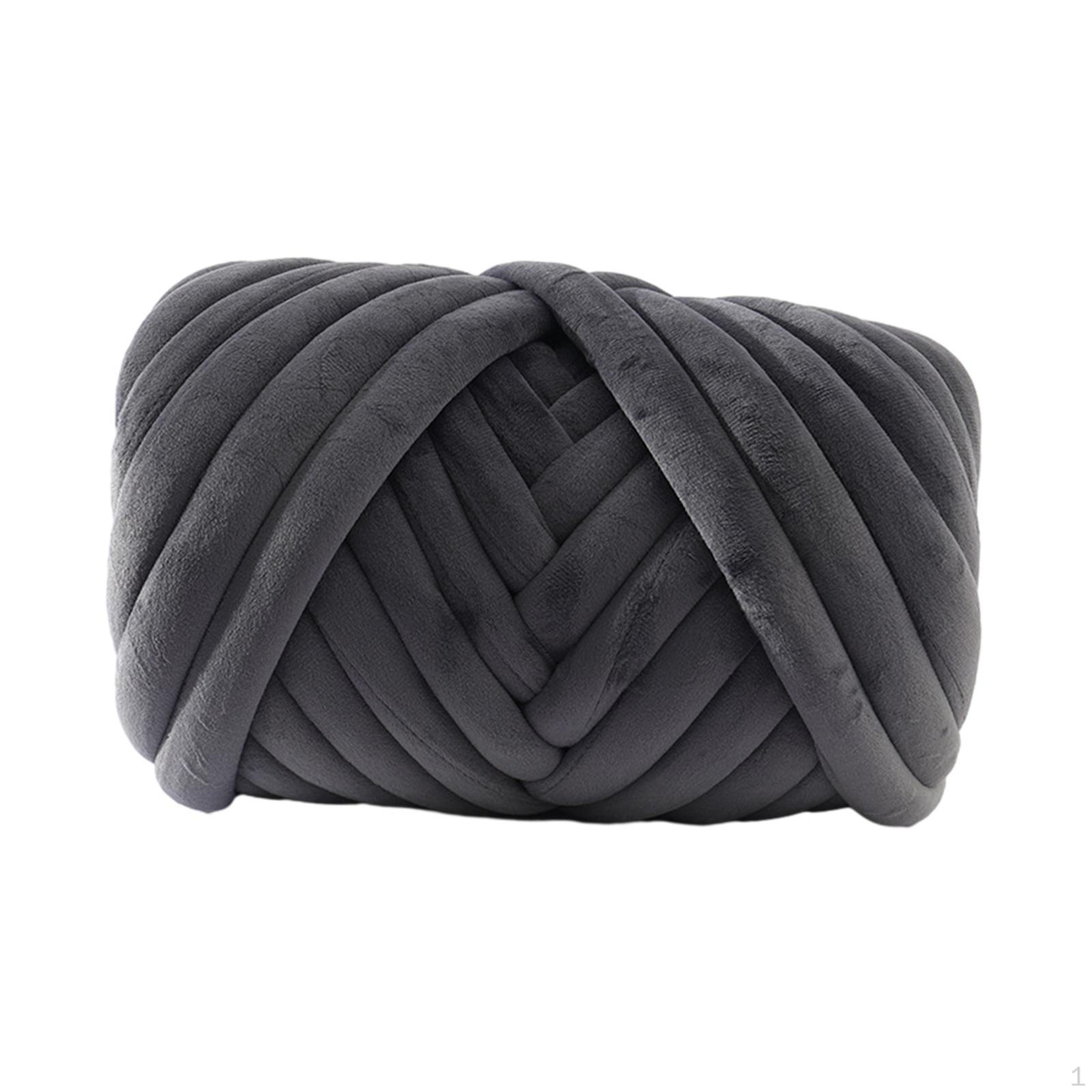 

Толстая пряжа для объемных вязаных изделий темно-серого