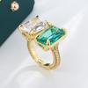 Exquisiter Ring für Frauen, hochwertiger glänzender quadratischer grüner Zirkonring, stilvolles Verlobungsschmuckgeschenk