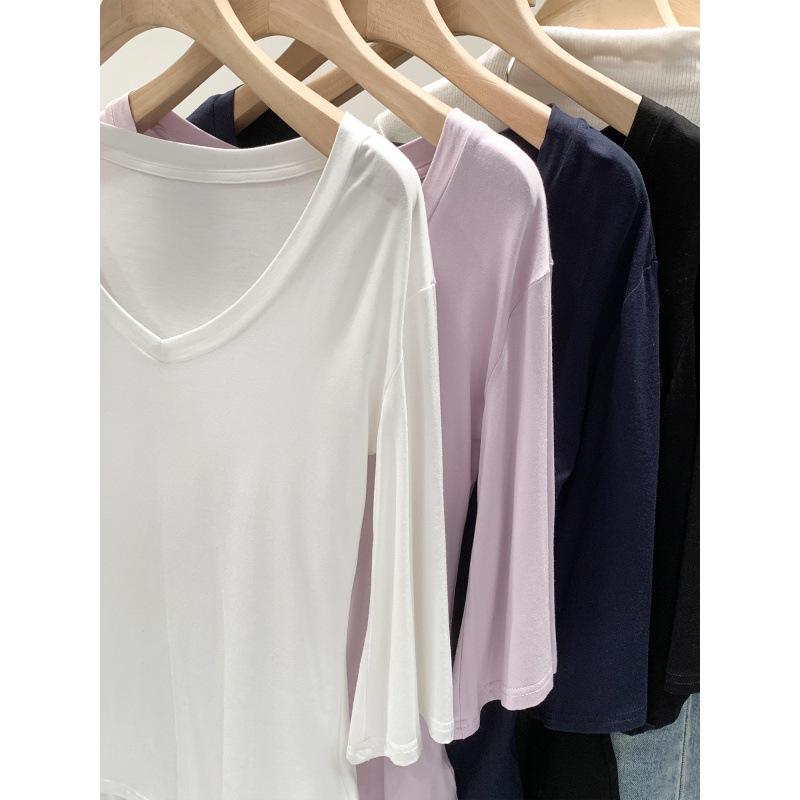 Korean Casual V-Neck Short-Sleeve T-Shirt: Summer 2026 Trendy Slimming Top