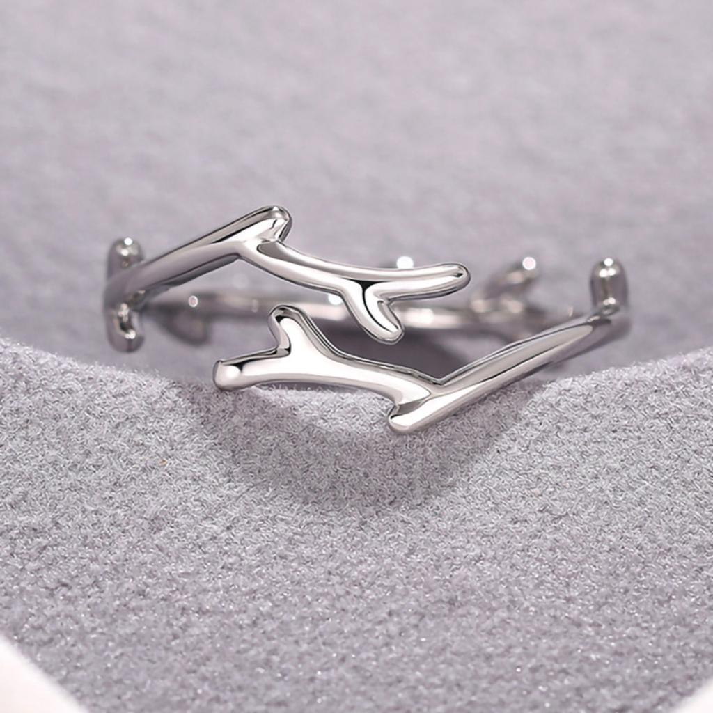 Anello Aperto Regolabile con Design Minimalista a Ramo d'Albero Argentato Anello Moda Delicato Ispirato alla Natura per Donne