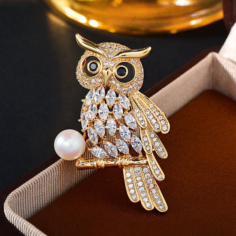 Elegant Luxury Brooch: Versatile and Exquisite Pin for Suit Jackets - Japanese and Korean Inspired Design