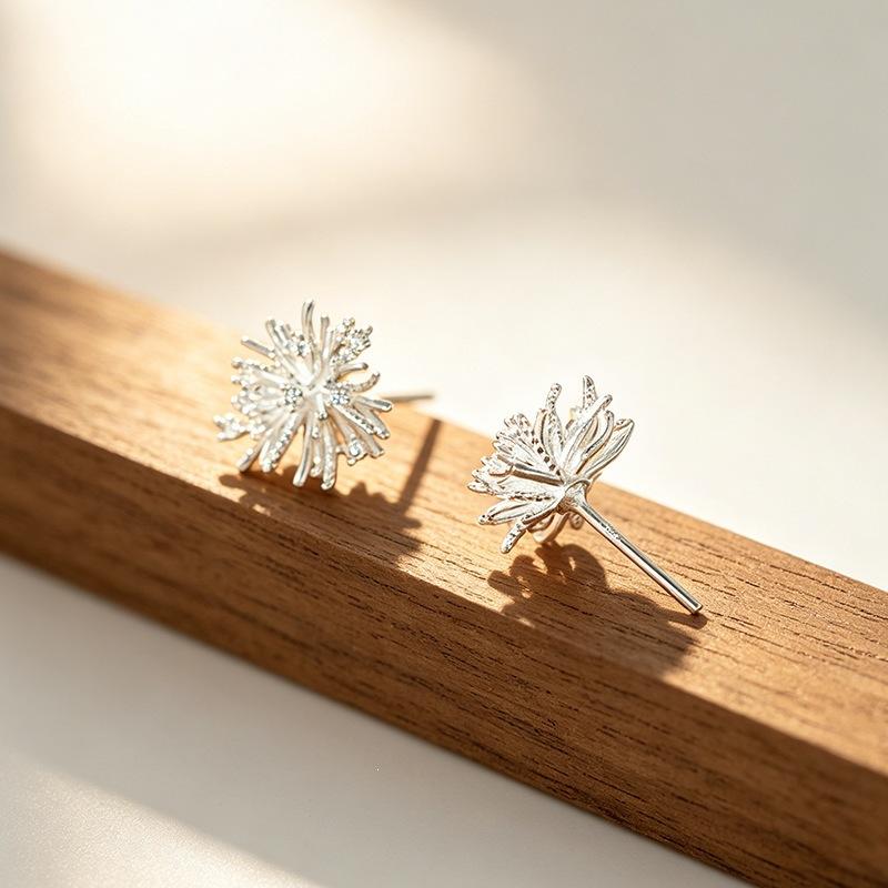 

Firework Flower Studs Fresh and Sweet Ins Niche Design Chrysanthemum 925 Sterling Silver Jewelry Forest Elegance Earrings 3972 серебряный