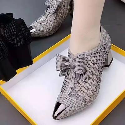 Scarpe a Rete Vuota da Donna 2025 Nuova Moda Estiva Strass Tacchi Spessi Punta a Punta Sandali con Cerniera Scarpe da Donna di Design