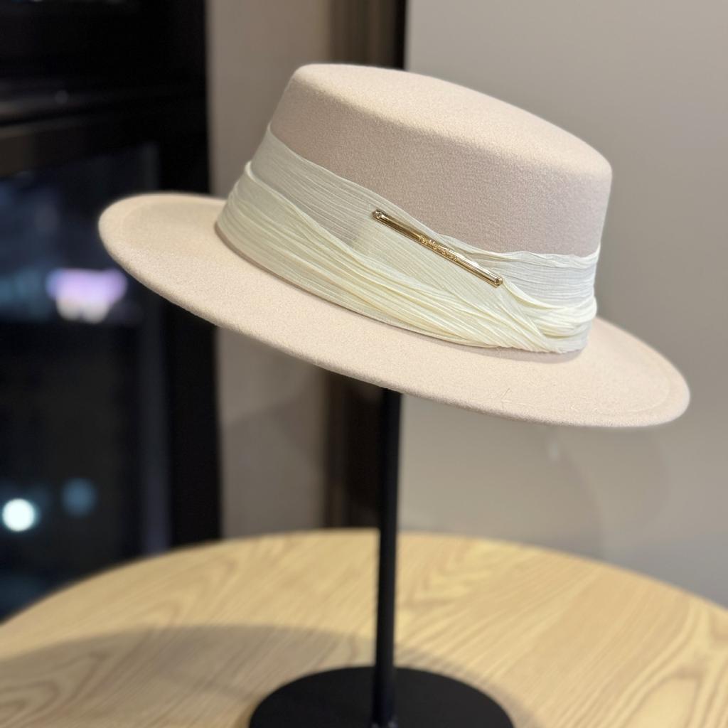 New Hepburn Style Silk Linen Bow Wool Flat Hat Women's Autumn and Winter Retro Flat Brim Hat Fashionable Felt Hat