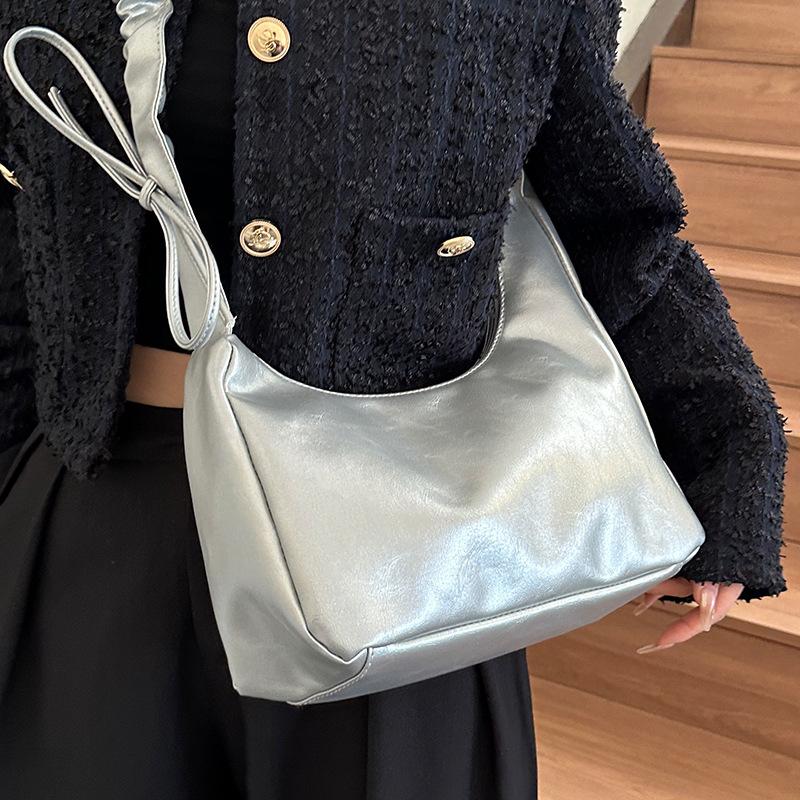 Niche High-End Underarm Bag Women'S Pleated Fashion Commuter Shoulder Bag Versatile Foreign Messenger Bag