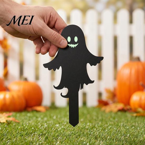 Durable Halloween Yard Signs Garden Stake, Black Cat Sign with Glow-in-the-dark Stakes Eyes, Waterproof Spooky Ghost Silhouette for Lawn Pathway