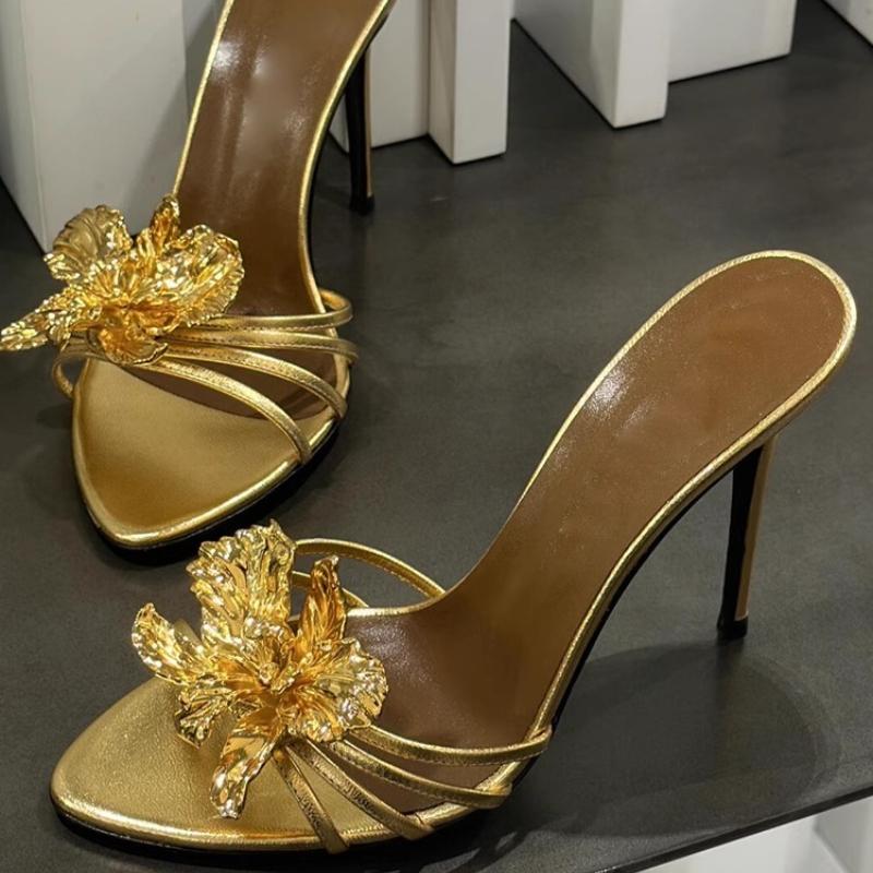 

2025 новые летние металлические цветы французские потрясающие модные босоножки женские на тонком каблуке высокие каблуки черные босоножки тапочки 37 золотой
