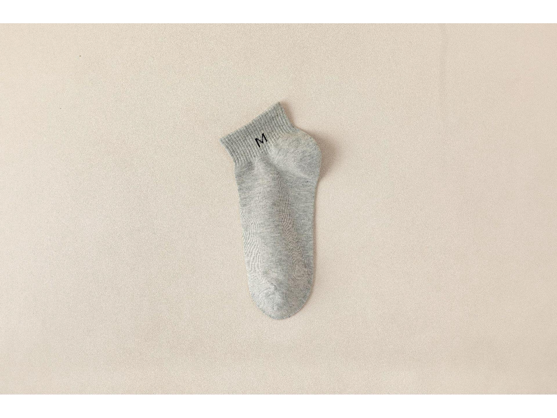 

Чоловічі одноколірні дихаючі спортивні шкарпетки – модні баскетбольні шкарпетки для всіх сезонів із середньою трубкою, які вбирають піт One Size світло-сірий колір