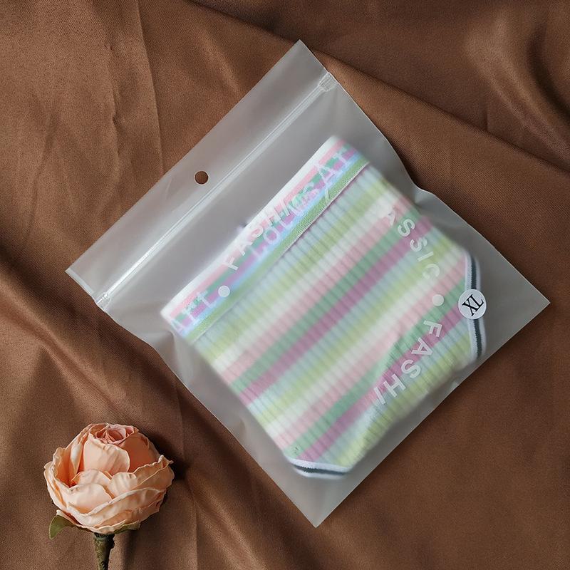 

2024 Ретро Радужные Полосатые Хлопковые Стринги с Низкой Талией – Милые и Сексуальные Женские Трусики M чёрный