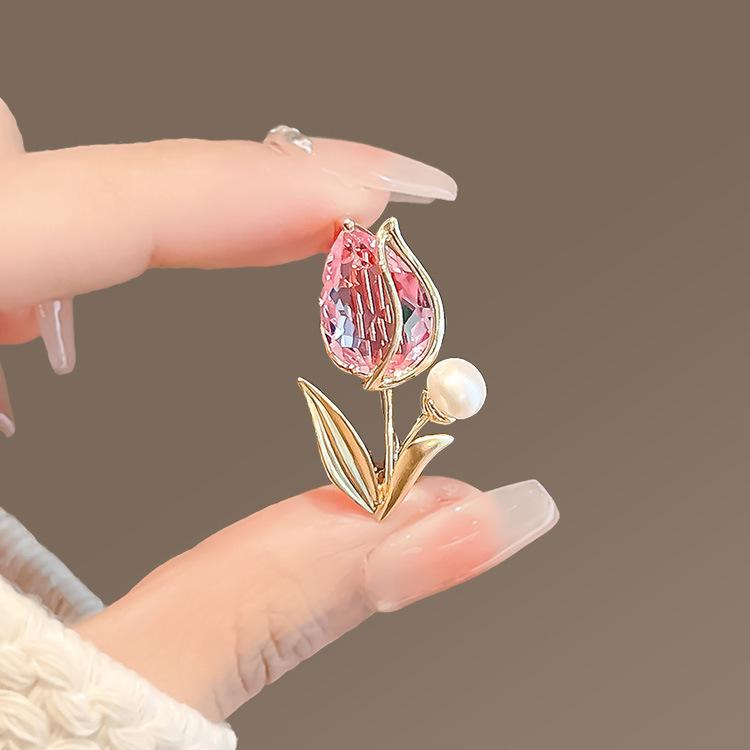 Temperament Tulip Brooch Female Imitation Crystal Corsage Niche Design Sense Pin Anti-Light Buckle Neckline Clothes Accessories