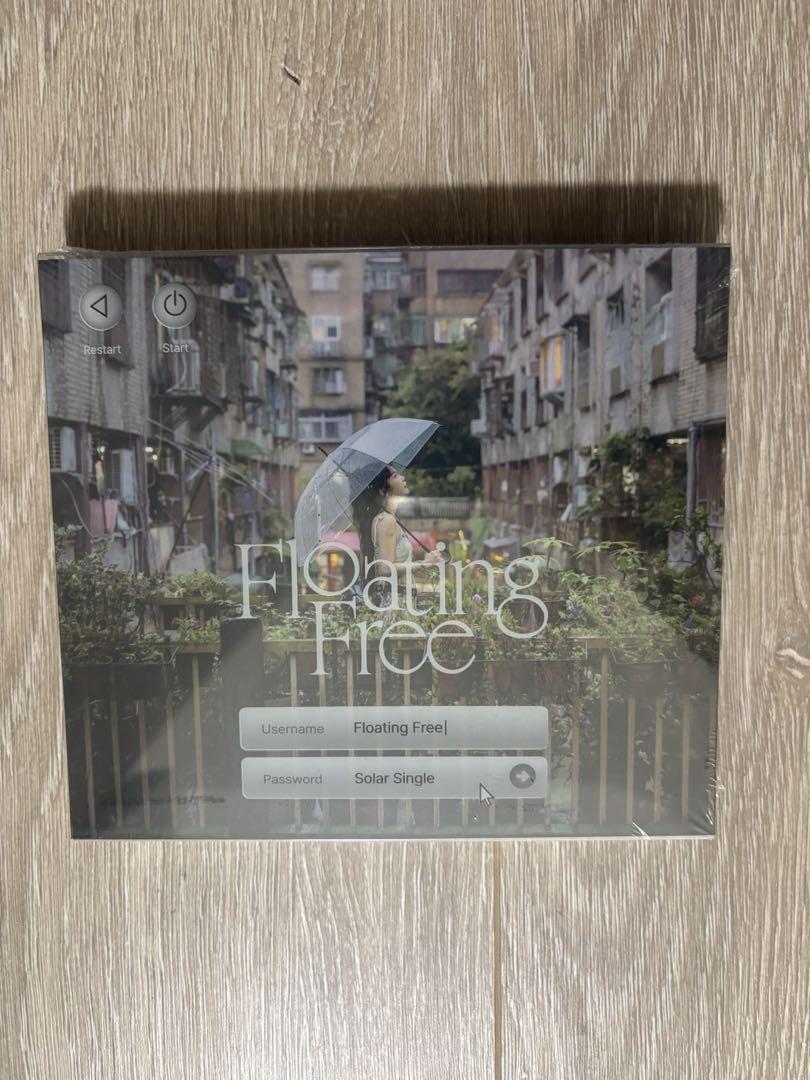 

[USED] MAMAMOO SOLAR Floating Free Album