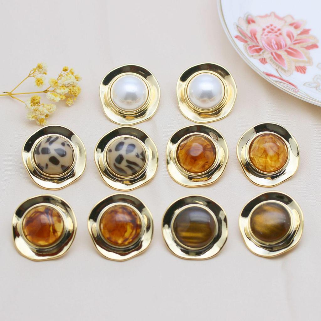 Hong Kong Retro Pearl Stud Earrings with S925 Silver Needle