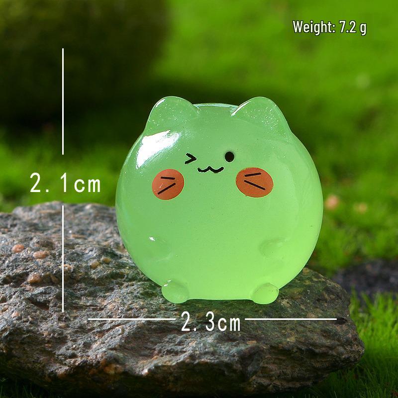 

Cute Luminous Kitten Ornament: DIY Jewelry & 3D Resin Decor for Desktop Garden.