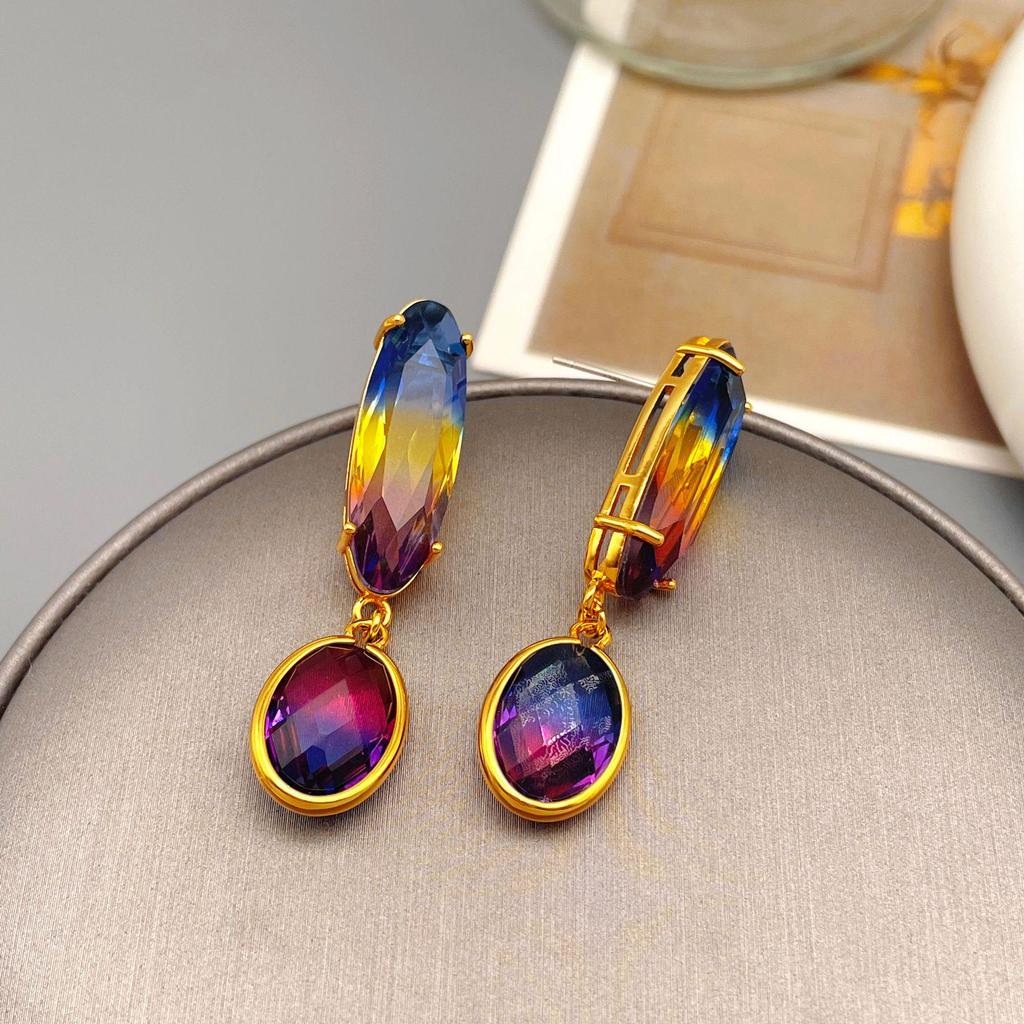 French Retro Gradient Crystal Earrings: Elegant High-End Dangle Jewelry for Women