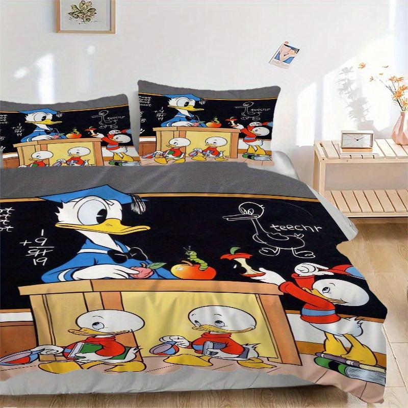 

3pcs Donald Duck & Friends Bedding Set - 1 Soft Quilt Cover + 2 Pillowcases, Machine Washable - Suitable for All Seasons, Perfect Gift for Family 135x200cm