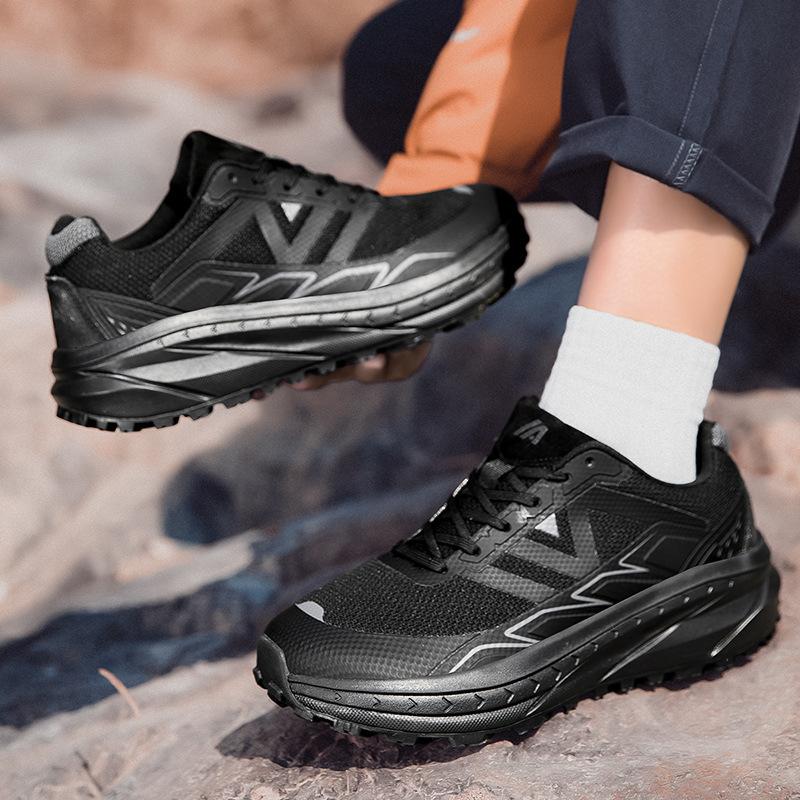 High Top Outdoor Shoes Men's Large Size Hiking Shoes Men's Sports Running Shoes Men's Casual