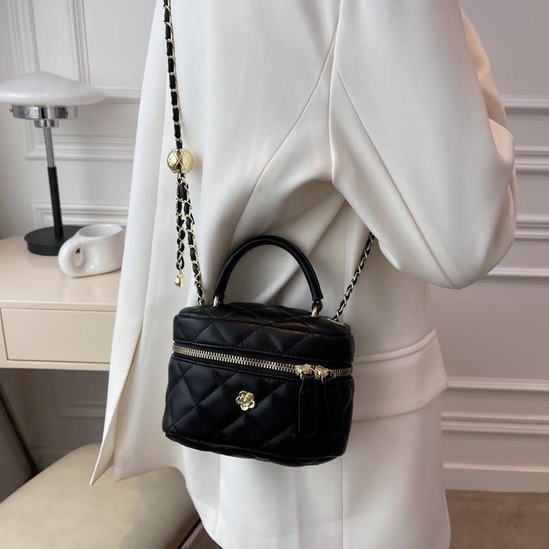 Versatile Handbag Women's New Chain Shoulder Messenger Bag