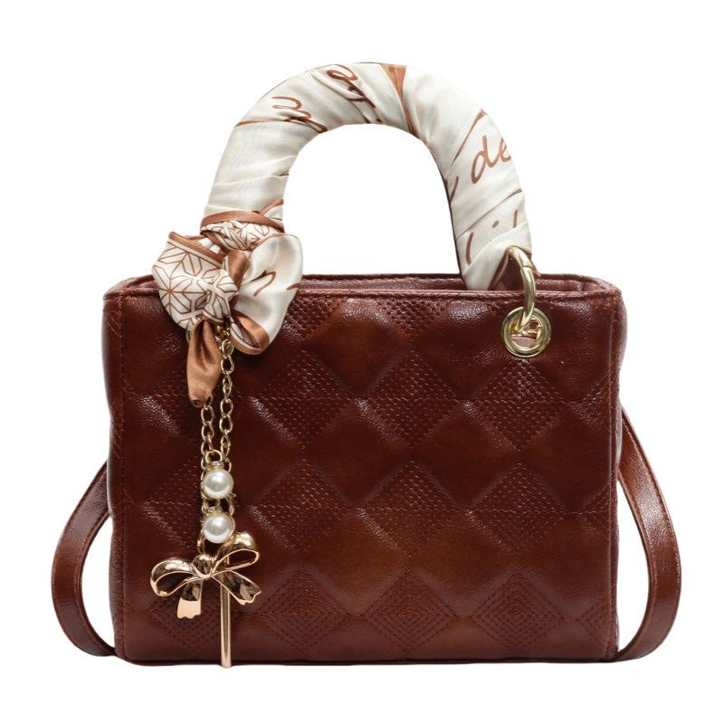Red Hand-held Wedding Bag Princess Diana Bag Women's 2025 New Light Luxury Niche High-end Bridal Messenger Bag Shoulder Bag