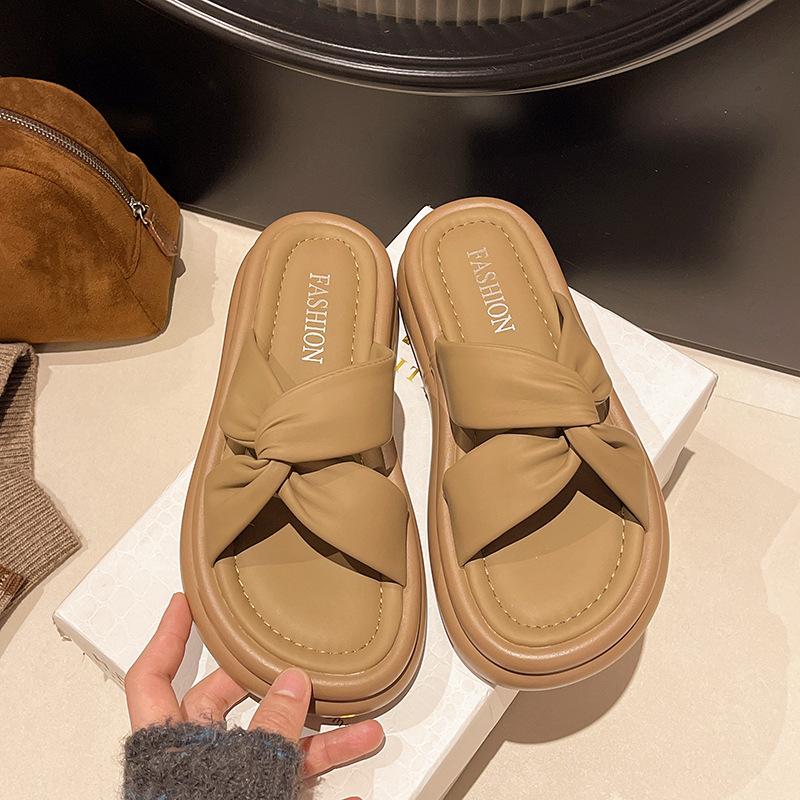 

Шлепанцы на платформе-маффине, женские летние модные крест-накрест 2025, для прохладной носки, для выхода в свет, новые пляжные шлепанцы 40 коричневый