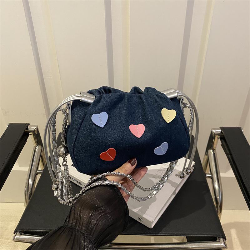 This Year, the Popular Peach Heart Drawstring Chain Small Bag Messenger Bag 2025 New Trendy Fashion Versatile Casual Bucket Bag