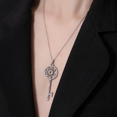 Modische, elegante, personalisierte und minimalistische Retro-Halskette mit römischem Schlüsselanhänger