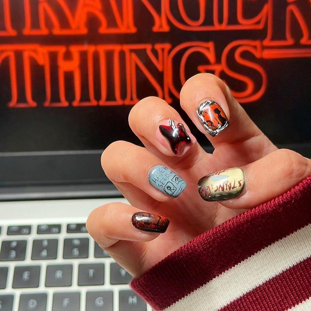 Unghia Indossabile Stranger Things, stile Dark Punk