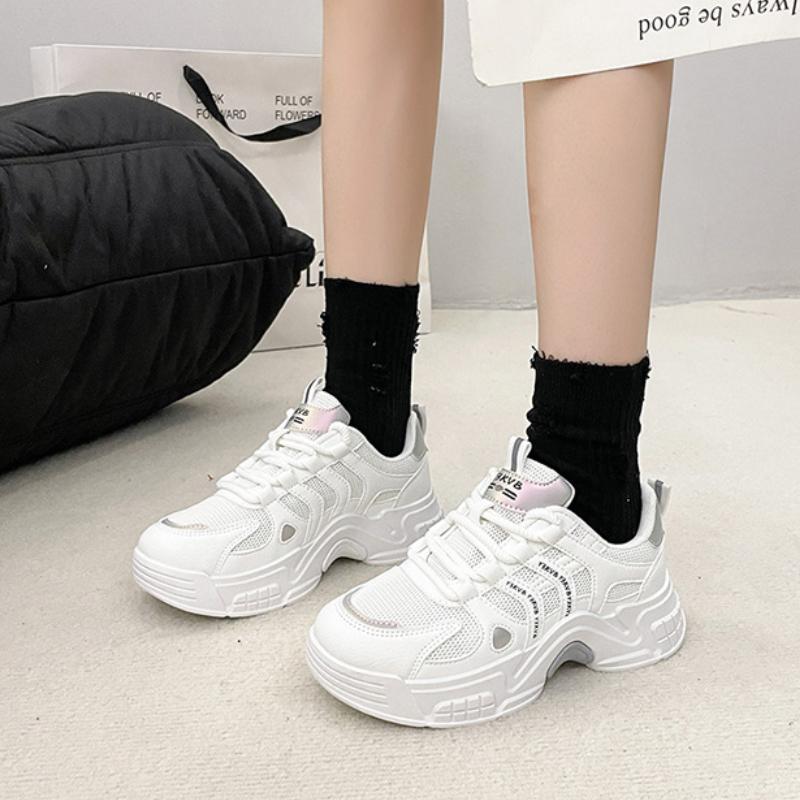 Thick Soled Color Blocked Sports Shoes 2024 New Versatile and Trendy Casual Flat Bottom Anti Slip Vulcanized Shoes for Daily Use