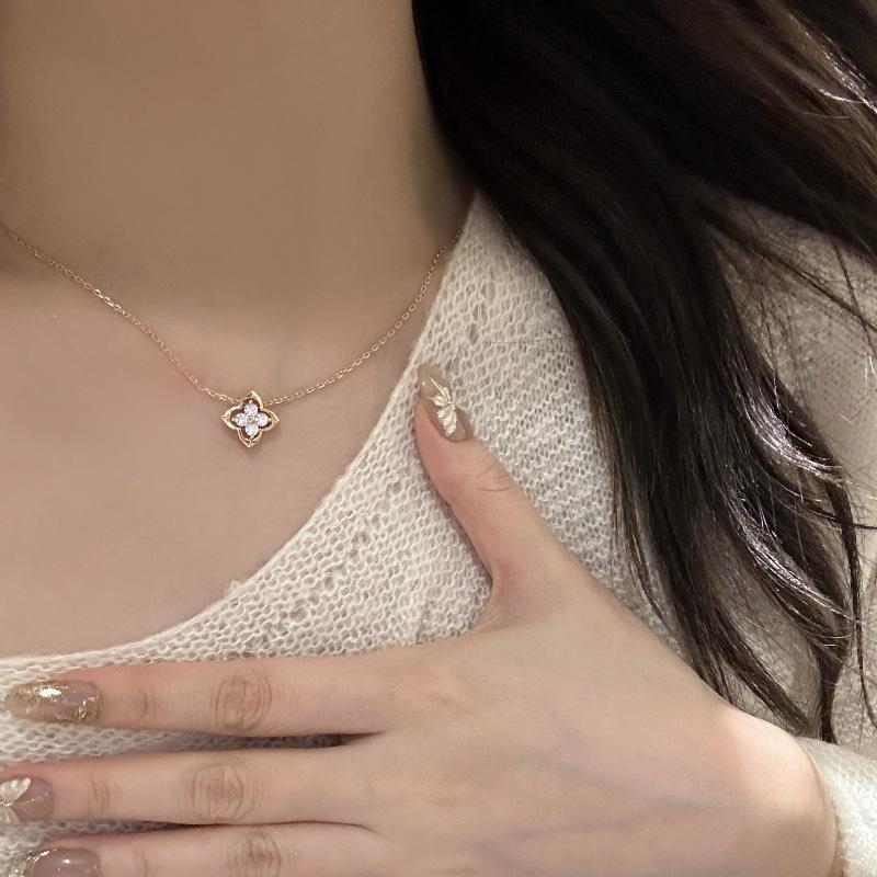 Accessible Luxuryclassy Four-leaf Clover Necklace Smart Detachable Design Exquisite Fashioncasual Clavicle Chain