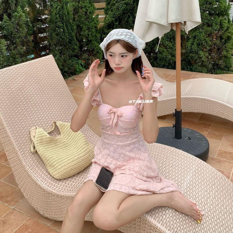 

TAKU Korean Girl Cute Vacation Conservative Hot One-piece Dress Swimsuit Gathers To Cover Meat Ins Pure Desire French M розовый