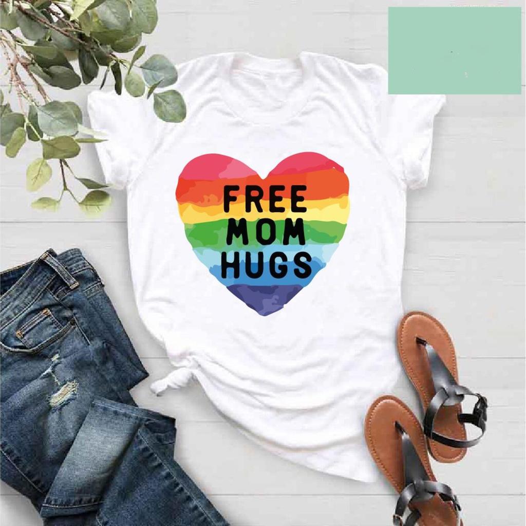 LGBT Pride Mama T-Shirt Regenbogenherz, Kostenlose Mama-Umarmungen