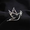 Broche de Aleación para Mujer Forma de Flor de Rosa Hueca Pin de Solapa Trajes Abrigos Bolsos Bufandas Insignia Accesorio Versátil