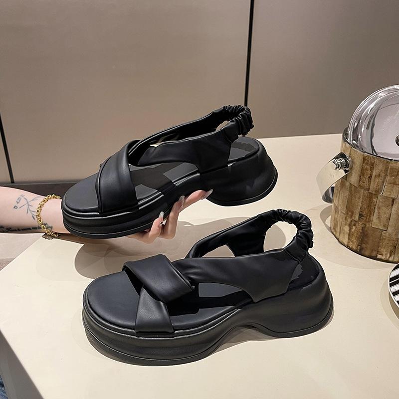 Soft Leather Sandals Women's 2025 Summer New Muffin Platform Small Beach Shoes High Sense Roman Shoes