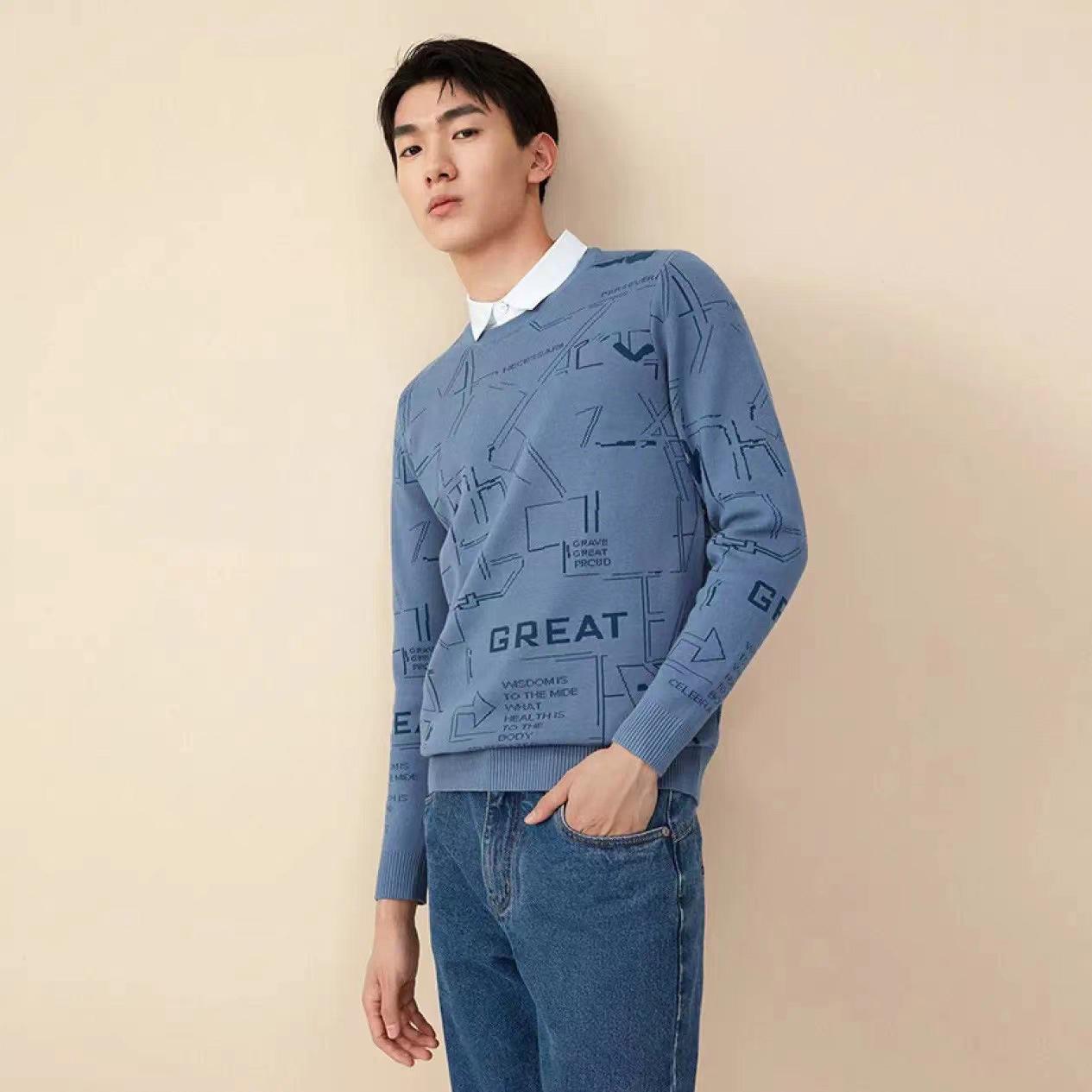 

Осенний трикотаж с двойным воротником из пряжи «кор-спин»: Мужской мягкий, приятный к коже свитер с эффектом костюма-двойки 175/92A (50)