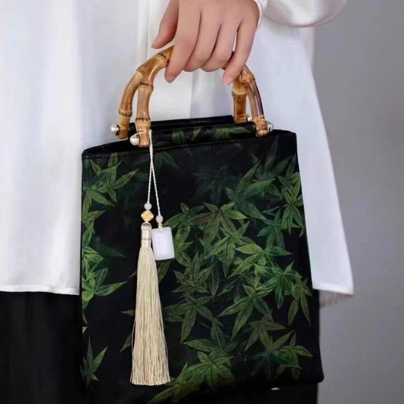 

New Chinese original new product large capacity bamboo handle fragrant cloud yarn retro Hanfu cheongsam hand bag