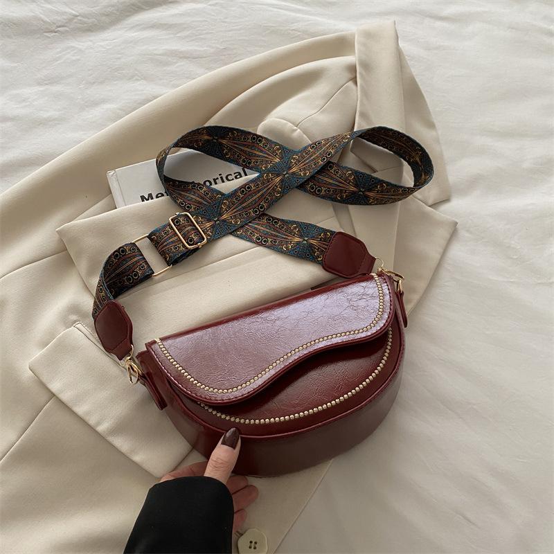 Summer Niche Bag Women's 2025 New Fashion High-value Shoulder Messenger Bag Retro Underarm Texture Saddle Bag