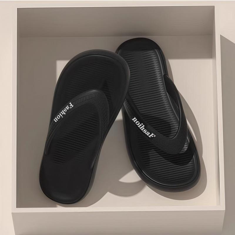 

2 New summer flip-flops wear versatile casual beach shoes men s pinch sandals home 44-45