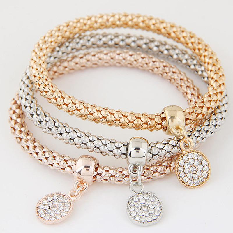 Platform Explosion, European and American Flash Diamond Big Peach Heart, a Variety of Three-color Corn Chain Bracelets, Three-piece Bracelets