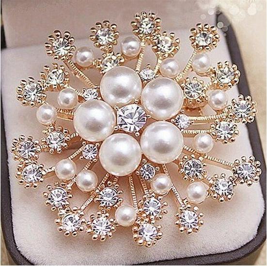 

Korean Style Pearl Snowflake Floral Brooch Fashionable Women’s Sweater Coat Pin