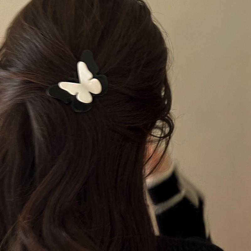 Korean French retro acrylic three-dimensional black and white contrasting color butterfly hairpin ins bangs edge clip