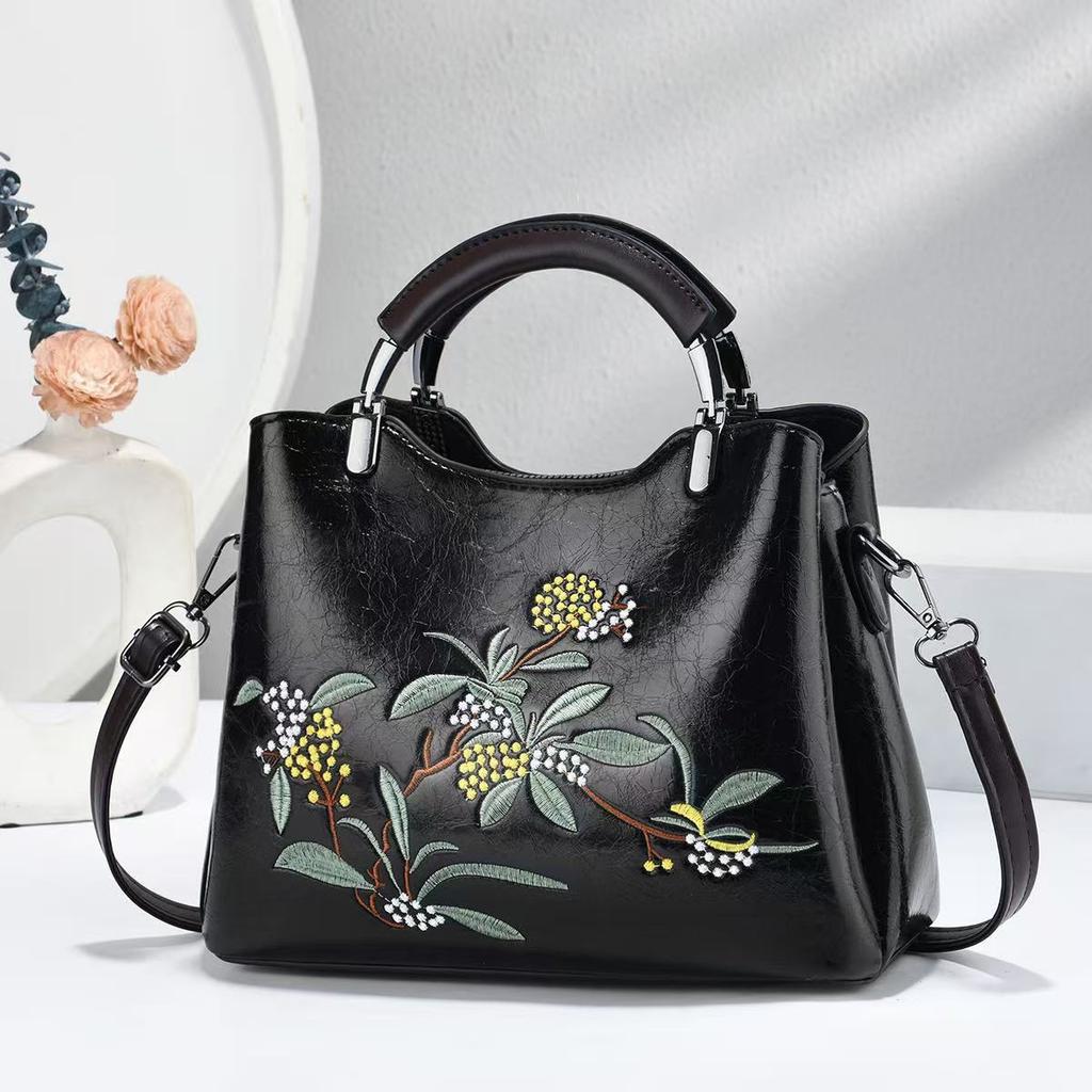 2026 New Chinese Embroidery Fashion Handbag Large Capacity Trend Commuter Crossbody Bag Womens Shoulder Bag Bolso Mujer