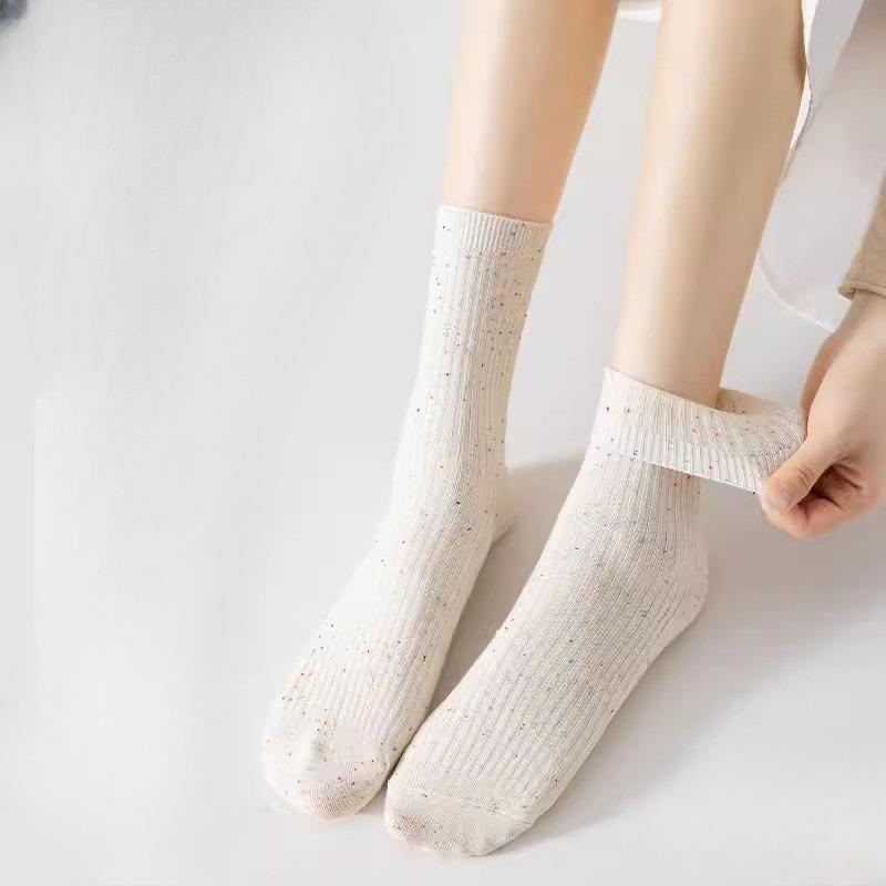Herbst- und Winter-Punktgarn-Mittelwadenstrümpfe in Uni, gestreifte Doppelnadel-Socken, süße und niedliche Mädchen, Frotteesocken