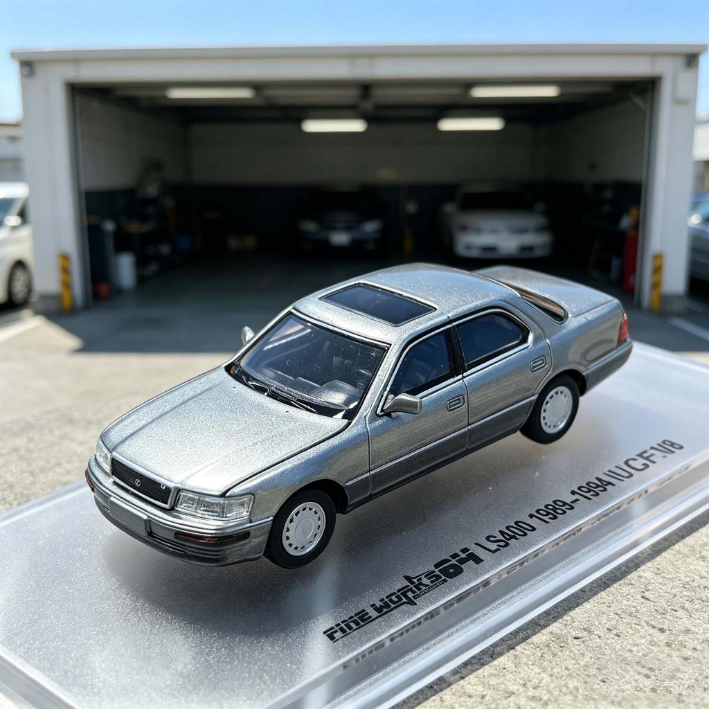 ABBX1 FineWorks 1/64 Original LS400 Model with Iron Base and Rubber Tires, Open Hood, Alloy Vehicle Model