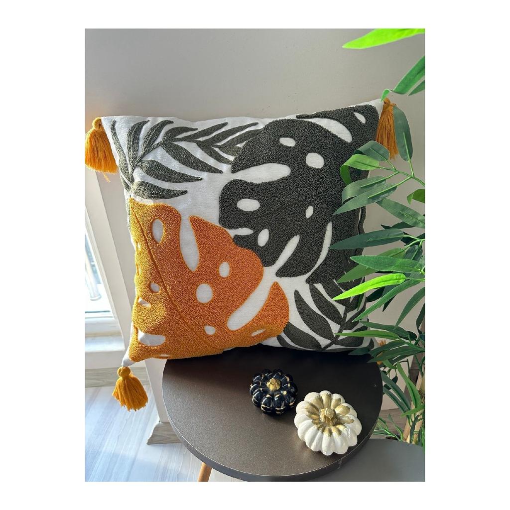 Bugi Home Collection – Kissenbezug mit Punschstickerei