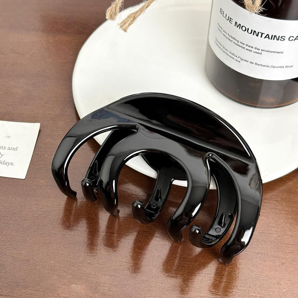 Stylish Large Hair Claw For Women Versatile Hair Accessory Perfect For All Occasions