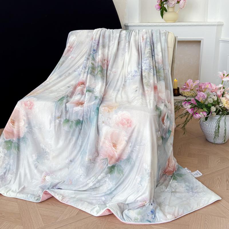 Summer Silk Quilt: Digital Print Floral Air Conditioning Comforter