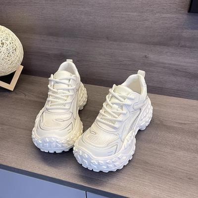 Neue, dicksohlige, höhenvergrößernde, zierliche, modische und vielseitige Casual-Sneaker-Schuhe für Damen für Sommer und Herbst 2025