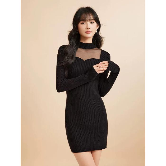 Eng anliegendes Strickkleid für Damen: Würziger Stil, Rundhalsausschnitt, Durchsichtig, Hüftbetont, Kurzer Rock für Herbst/Winter