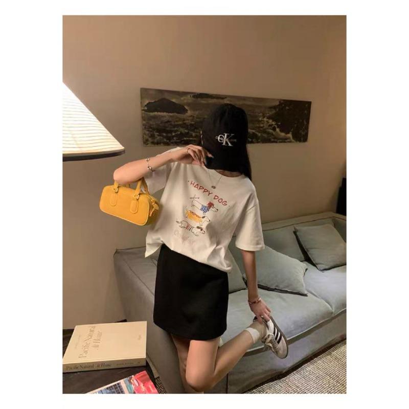 Casual Short-sleeved T-shirt for Women In Spring and Summer, Suitable for Petite Girls, A Slimming Top for Dressing Up