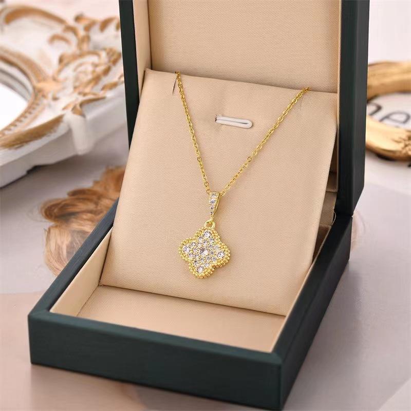 Four-leaf clover zircon necklace female niche design high-end full diamond pendant fashionable and simple versatile collarbone chain jewelry